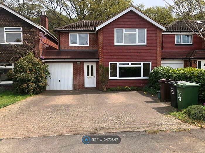 4 Bedroom Detached House To Rent In Maple Road, Woking, GU23