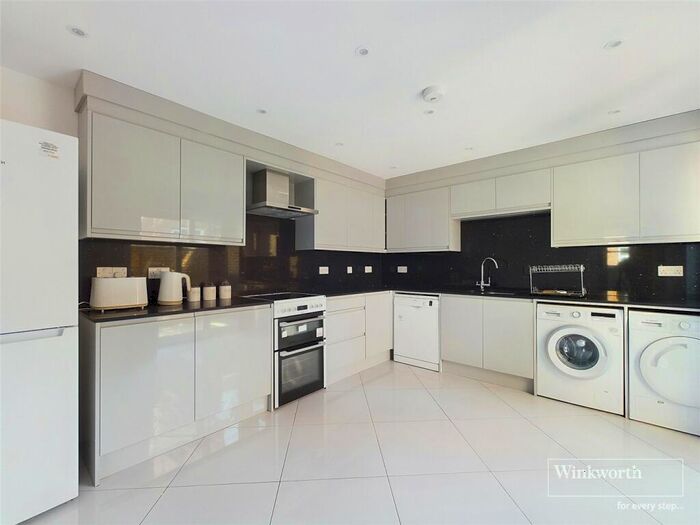 3 Bedroom Semi-Detached House To Rent In Great Knollys Street, Reading, Berkshire, RG1