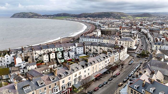 3 Bedroom Flat To Rent In Mostyn Street, Gwynedd, LL30