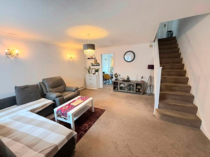 3 Bedroom End Of Terrace House To Rent In Whites Close, Greenhithe, DA9