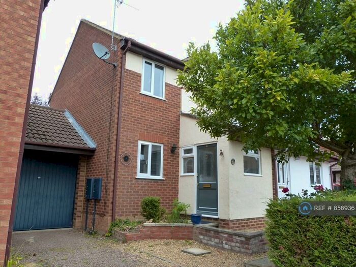 2 Bedroom Semi-Detached House To Rent In Hutchings Close, Loughton, Milton Keynes, MK5