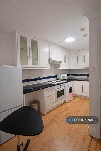 2 Bedroom Flat To Rent In Drummond Street, London, NW1