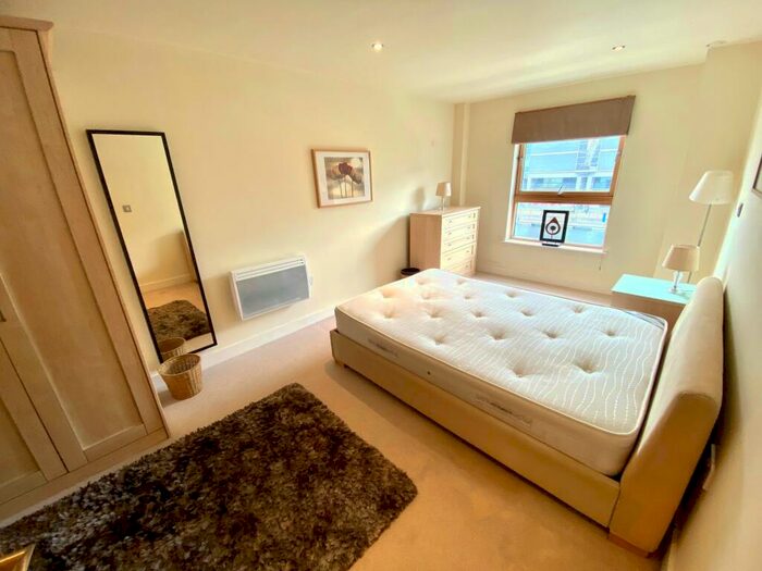 2 Bedroom Apartment To Rent In Mackenzie House, Leeds Dock, City Centre, LS10