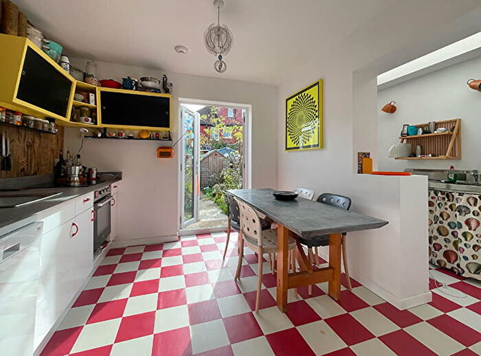 3 Bedroom Terraced House For Sale In Rosebery Avenue, London, N17