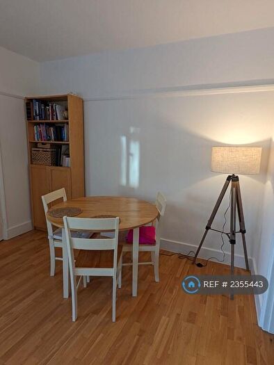 1 Bedroom Flat To Rent In Constantine Road, London, NW3