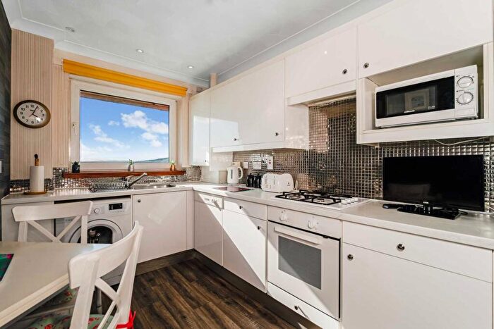 2 Bedroom Apartment To Rent In Wemyss Bay Road, Wemyss Bay, PA18
