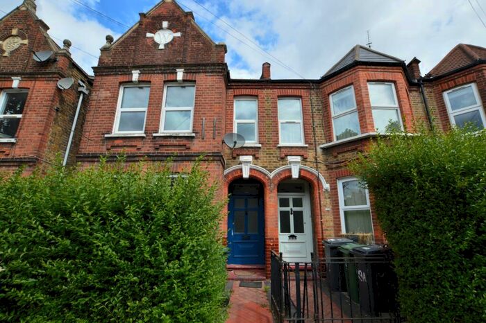 1 Bedroom Flat To Rent In Cornwallis Road, E17