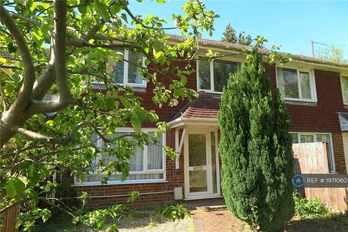 5 Bedroom Terraced House To Rent In Roman Way, Farnham, GU9