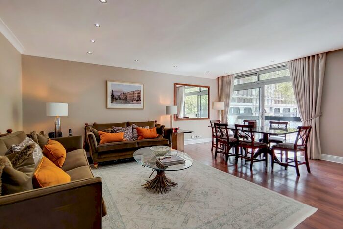 2 Bedroom Flat To Rent In Fitzhardinge House, Portman Square, Marylebone, W1H