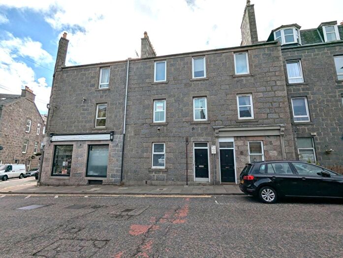 1 Bedroom Flat To Rent In Rosemount Place, Rosemount, Aberdeen, AB25