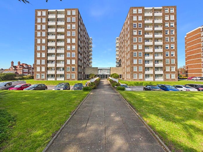 2 Bedroom Apartment To Rent In West Parade, Worthing, BN11