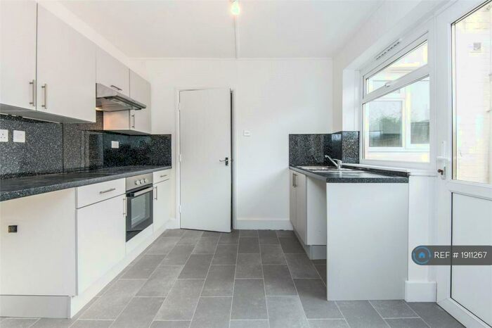 4 Bedroom Terraced House To Rent In Gladstone Road, Exeter, EX1