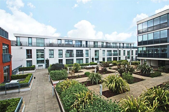 2 Bedroom Apartment To Rent In Chertsey, Surrey, KT16