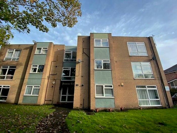 2 Bedroom Flat To Rent In Princess Court, Withington, Manchester, M20