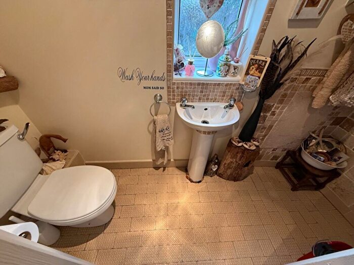 3 Bedroom Semi-Detached House For Sale In Winsover Road, Spalding, PE11