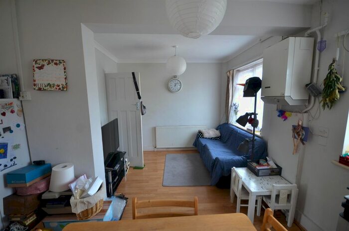 2 Bedroom Flat To Rent In Holmstall Avenue, Edgware, HA8