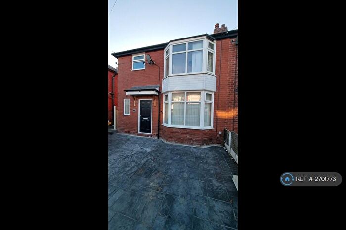 3 Bedroom Semi Detached House To Rent In Chesterton Grove, Droylsden, Manchester, M43
