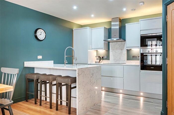 3 Bedroom Apartment To Rent In Heritage Court, Lower Bridge Street, Chester, Cheshire, CH1