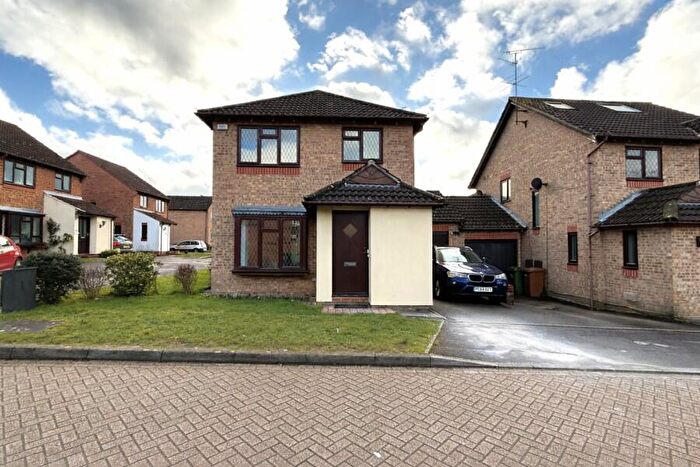 3 Bedroom Terraced House To Rent In Dairymans Walk, Burpham, GU4