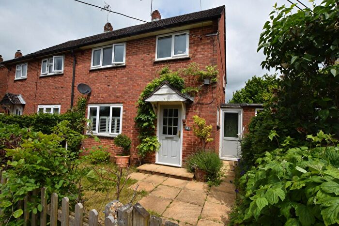 3 Bedroom Semi-Detached House For Sale In Dunsells Close, Ropley, Alresford, Hampshire, SO24