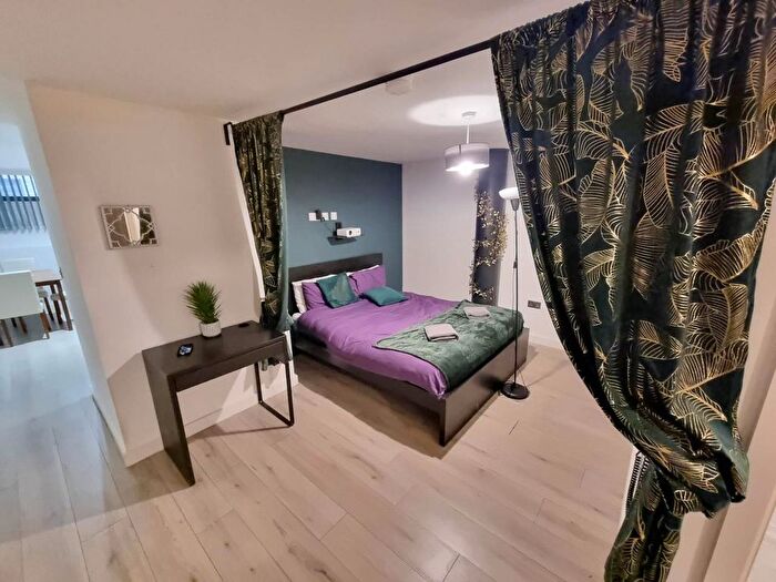 1 Bedroom Flat To Rent In Conditioning House, Bradford, BD1