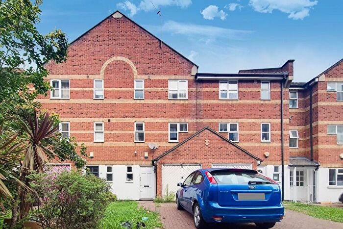 House Of Multiple Occupation To Rent In Plough Way, London, SE16