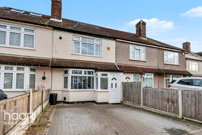 3 Bedroom Terraced House For Sale In Heaton Close, Heaton Grange, RM3