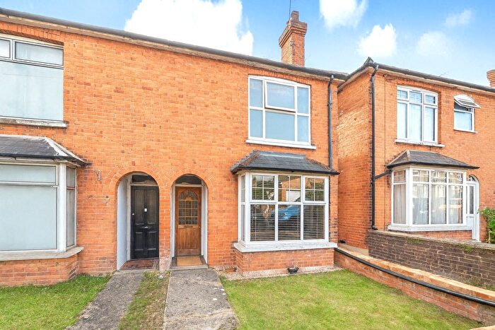 3 Bedroom Semi-detached House For Sale In Manor Road, Guildford, Surrey, GU2