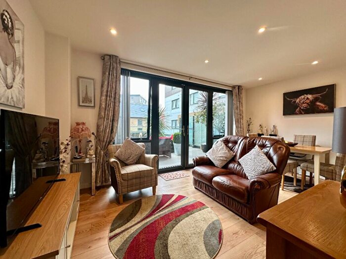1 Bedroom Retirement Property For Sale In High Street North, Poole, Dorset, BH15