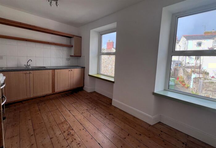 2 Bedroom Flat To Rent In St. Marys Street, Penzance, TR18