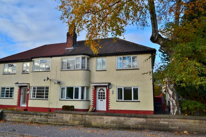 2 Bedroom Flat For Sale In Sandringham Drive, Moortown, Leeds, LS17