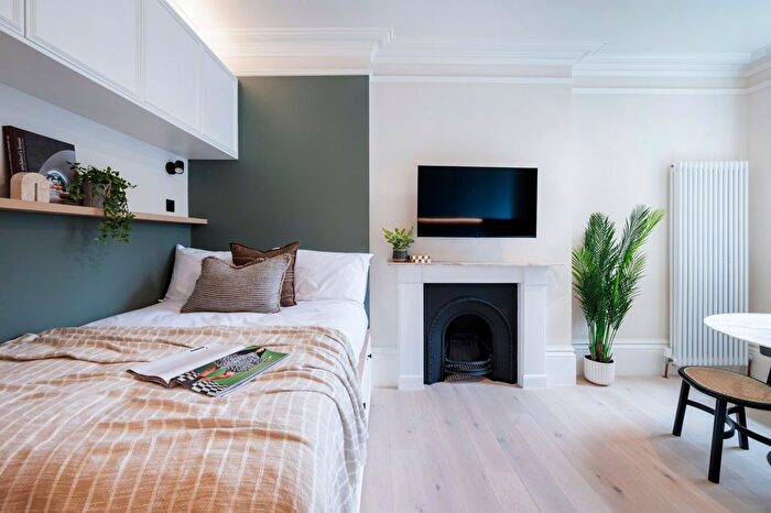 Studio To Rent In Kensington Gardens Square, London, W2