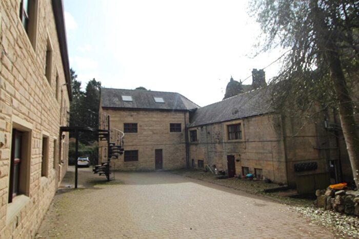 1 Bedroom Apartment To Rent In Woodleigh Hall Mews, Rawdon, LS19