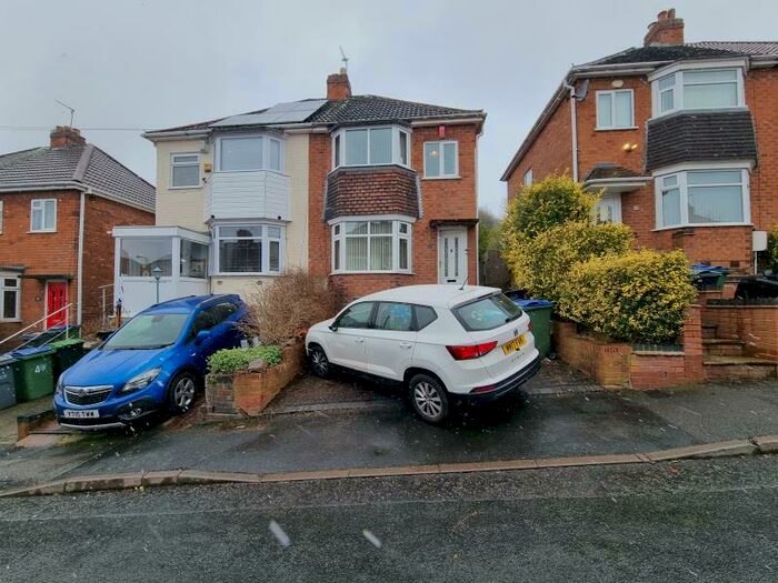 3 Bedroom Semi-Detached House To Rent In Dovey Road, Tividale, Oldbury, B69