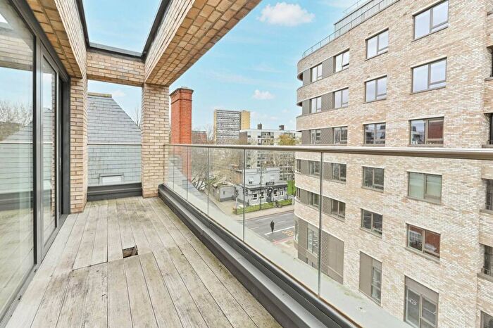 2 Bedroom Flat For Sale In Butler Court, Battersea, London, SW11