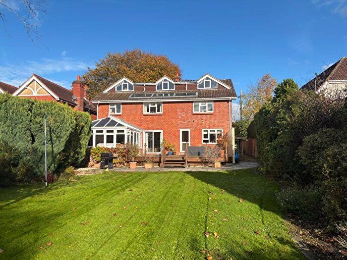 6 Bedroom Detached House For Sale In Swanmore, SO32