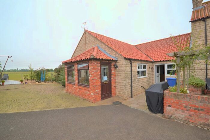 2 Bedroom Semi-Detached Bungalow To Rent In Worksop Road, Tickhill, Doncaster, DN11
