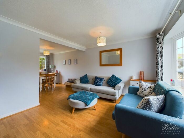 4 Bedroom Detached House To Rent In Badgers, Buckingham, MK18