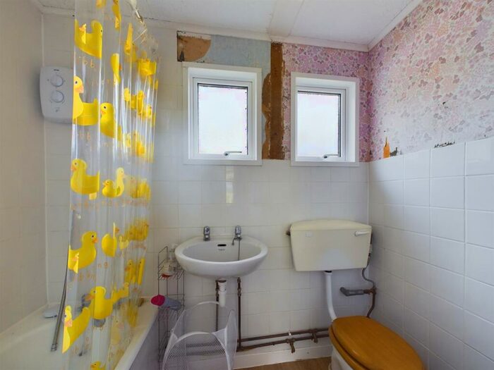 2 Bedroom Chalet For Sale In Overstrand Road, Cromer, NR27