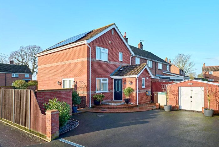 3 Bedroom Detached House For Sale In Grove End, Stradbroke, IP21