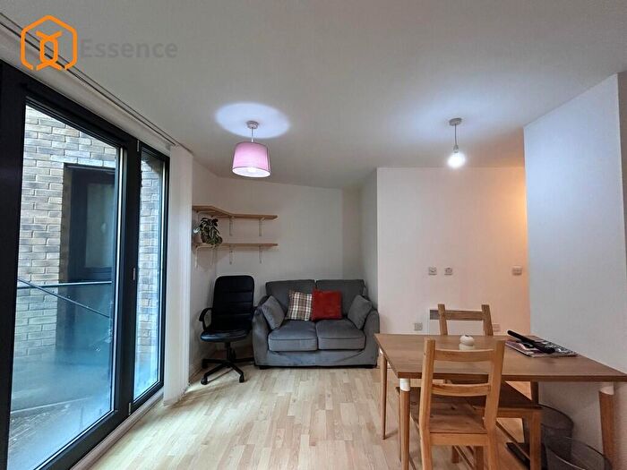 Apartment To Rent In Southside Apartment, St Johns Walk, B5