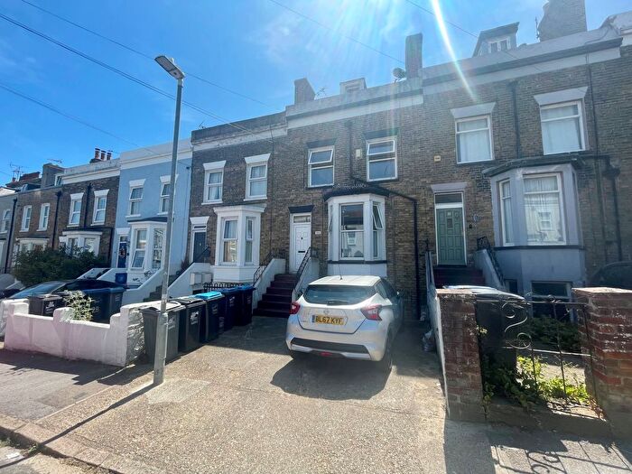2 Bedroom Flat To Rent In Vale Road, Ramsgate, CT11