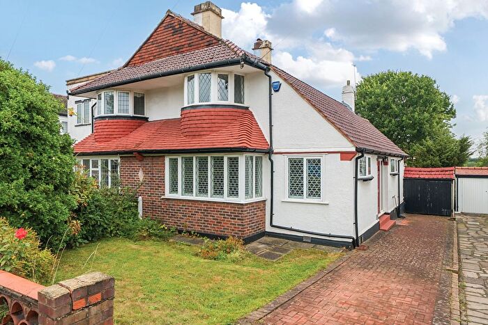 3 Bedroom Semi-Detached House For Sale In Pragnell Road, Lee, London, SE12
