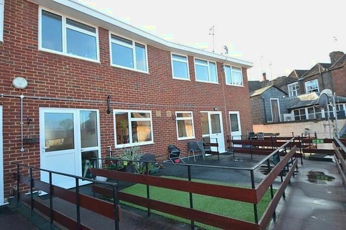 3 Bedroom Maisonette To Rent In High Street, Godalming, GU7