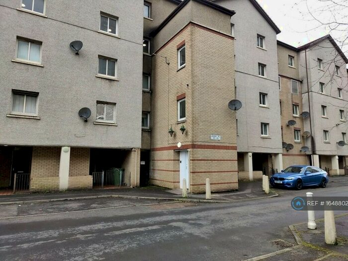 3 Bedroom Maisonette To Rent In Lenzie Place, Glasgow, G21