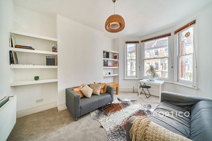 2 Bedroom Flat To Rent In Mayflower Road, SW9