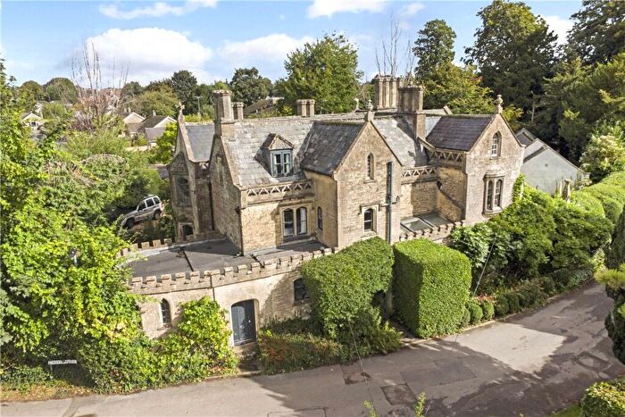 8 Bedroom Detached House To Rent In Castlefields, Calne, Wiltshire, SN11