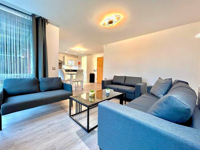 2 Bedroom Flat To Rent In Hunt Close, Holland Park, W11