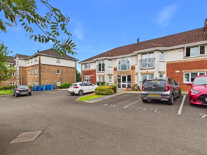 2 Bedroom Flat For Sale In Oakburn Walk, Jamestown, Alexandria, G83