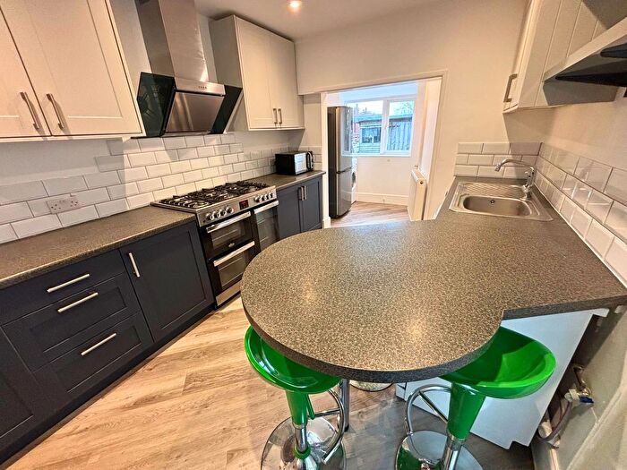 6 Bedroom Terraced House To Rent In Pinhoe Road, Exeter, EX4